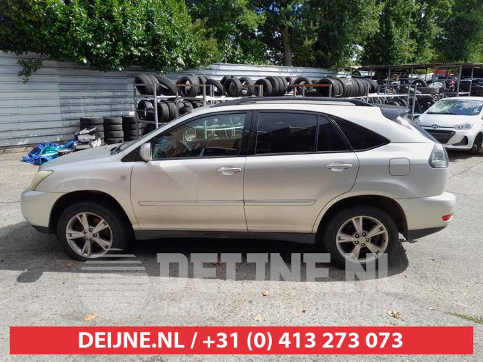 Usados Ventanilla triangular izquierda detrás Lexus RX (U3) 400h V6 24V VVT-i 4x4 Precio € 35,00 Norma de margen ofrecido por V.Deijne Jap.Auto-onderdelen BV