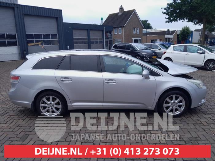 Usados Ventanilla triangular derecha detrás Toyota Avensis Wagon (T27) 2.0 16V VVT-i Precio € 35,00 Norma de margen ofrecido por V.Deijne Jap.Auto-onderdelen BV