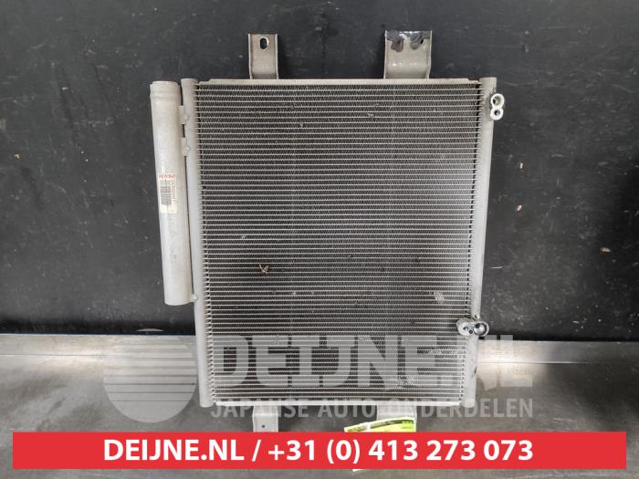 Usagé Condenseur de climatisation Daihatsu Materia 1.3 16V Prix € 75,00 Règlement à la marge proposé par V.Deijne Jap.Auto-onderdelen BV