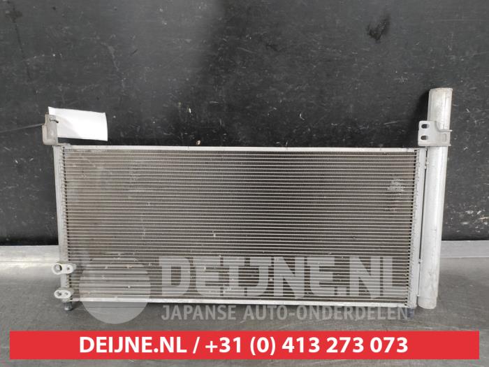 Klima Kondensor van een Toyota Prius Plus (ZVW4) 1.8 Hybrid 16V 2014