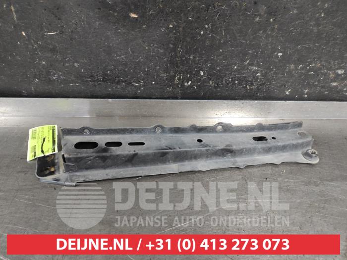 Begagnade Underram Toyota Prius Plus (ZVW4) 1.8 Hybrid 16V Pris på förfrågan erbjuds av V.Deijne Jap.Auto-onderdelen BV