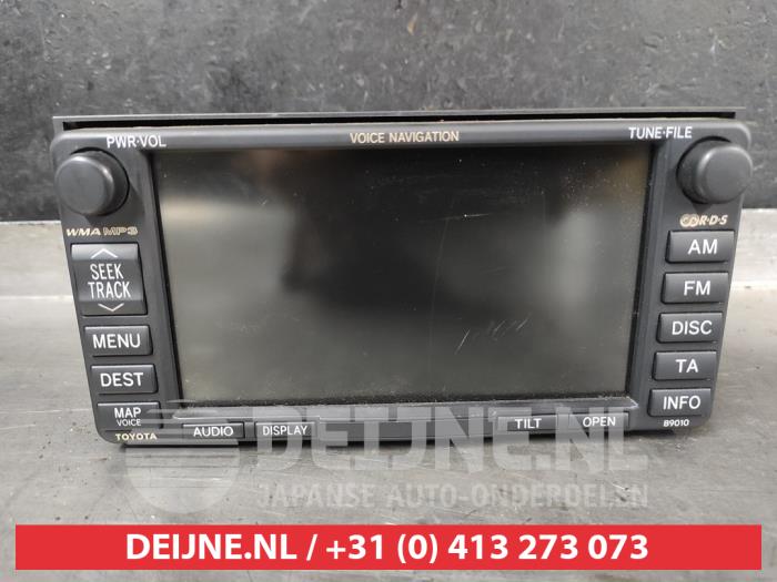 Używane Radio Toyota Avensis Wagon (T25/B1E) 2.0 16V D-4D-F Cena € 150,00 Procedura marży oferowane przez V.Deijne Jap.Auto-onderdelen BV