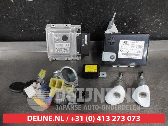 Engine management computer from a Kia Pro cee'd (JDB3) 1.4i 16V CVVT 2014