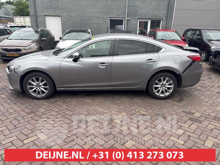 Usados Ventanilla triangular izquierda detrás Mazda 6 (GJ/GH/GL) 2.2 SkyActiv-D 150 16V Precio € 35,00 Norma de margen ofrecido por V.Deijne Jap.Auto-onderdelen BV