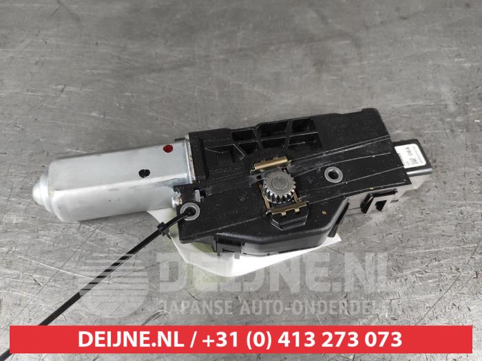 Używane Silnik szyberdachu Suzuki Vitara (LY/MY) 1.4 Booster Jet Turbo 16V SHVS AllGrip Cena na żądanie oferowane przez V.Deijne Jap.Auto-onderdelen BV