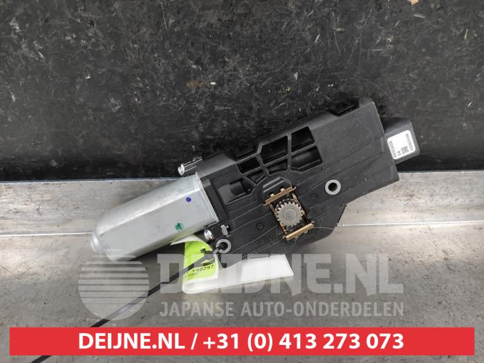 Używane Silnik szyberdachu Suzuki Vitara (LY/MY) 1.4 Booster Jet Turbo 16V SHVS AllGrip Cena na żądanie oferowane przez V.Deijne Jap.Auto-onderdelen BV