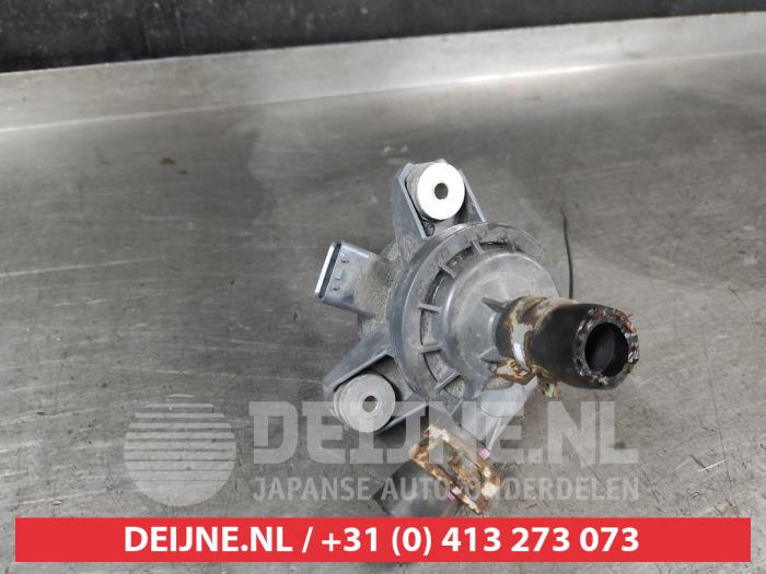 Begagnade Extra vattenpump Toyota Prius Plus (ZVW4) 1.8 Hybrid 16V Pris € 150,00 Marginaltabell erbjuds av V.Deijne Jap.Auto-onderdelen BV