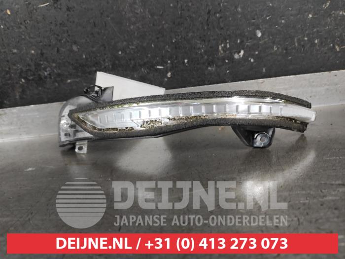 Używane Kierunkowskaz lusterka lewego Nissan Juke (F15) 1.6 16V Cena € 35,00 Procedura marży oferowane przez V.Deijne Jap.Auto-onderdelen BV