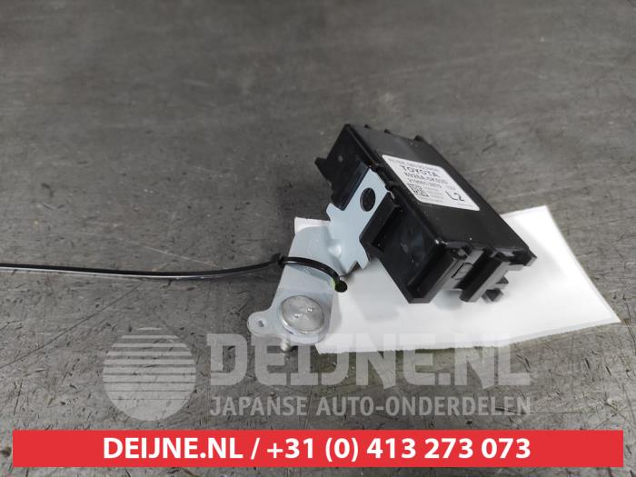 Używane Kondensator start/stop Toyota Hilux V/VI 2.8 D4D-F 16V 4x4 Cena na żądanie oferowane przez V.Deijne Jap.Auto-onderdelen BV