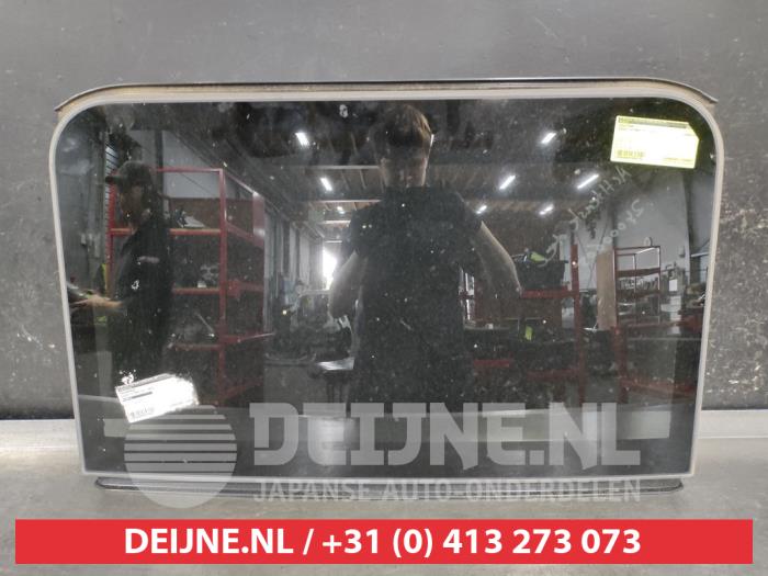 Używane Szyberdach Suzuki Vitara (LY/MY) 1.5 16V Dualjet Hybrid Cena na żądanie oferowane przez V.Deijne Jap.Auto-onderdelen BV