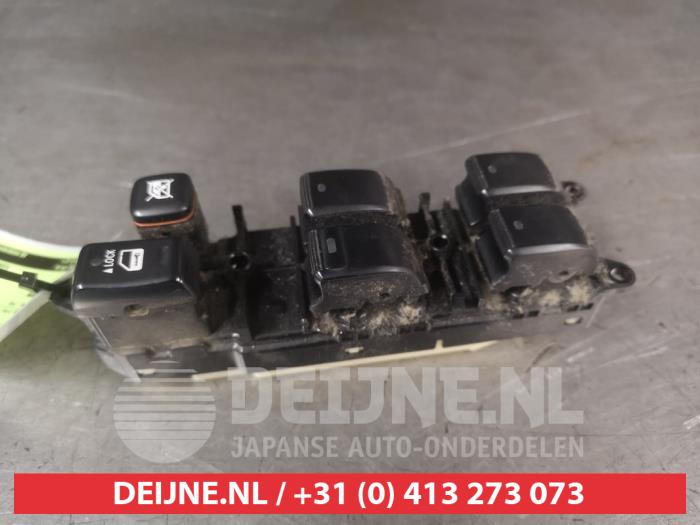 Usados Interruptor combinado de ventanillas Lexus IS (E2) 220d 16V Precio € 35,00 Norma de margen ofrecido por V.Deijne Jap.Auto-onderdelen BV