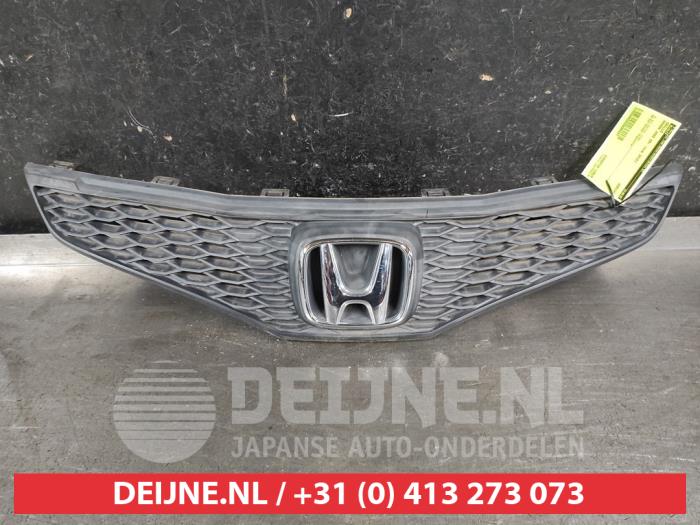 Używane Grill Honda Jazz (GE6/GE8/GG/GP) 1.2 VTEC 16V Cena € 50,00 Procedura marży oferowane przez V.Deijne Jap.Auto-onderdelen BV