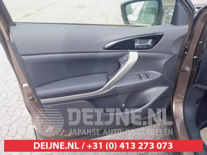 Usados Interruptor combinado de ventanillas Mitsubishi Eclipse Cross (GK/GL) 2.4 16V PHEV 4x4 Precio € 75,00 Norma de margen ofrecido por V.Deijne Jap.Auto-onderdelen BV