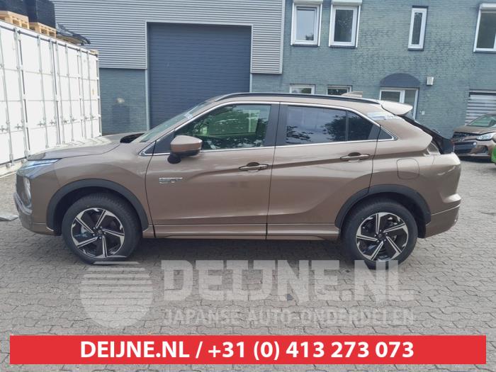 Usados Ventanilla triangular izquierda detrás Mitsubishi Eclipse Cross (GK/GL) 2.4 16V PHEV 4x4 Precio € 50,00 Norma de margen ofrecido por V.Deijne Jap.Auto-onderdelen BV