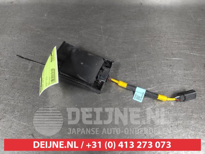 Begagnade Dödvinkelsensor Hyundai Kona (OS) 2.0 N Turbo 16V Pris € 100,00 Marginaltabell erbjuds av V.Deijne Jap.Auto-onderdelen BV