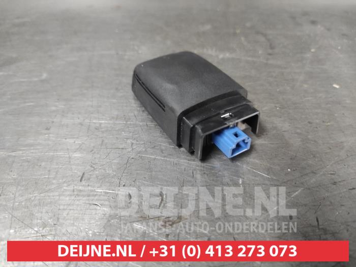 Begagnade Regnsensor Toyota RAV4 (A5) 2.5 Hybrid 16V AWD Pris € 25,00 Marginaltabell erbjuds av V.Deijne Jap.Auto-onderdelen BV
