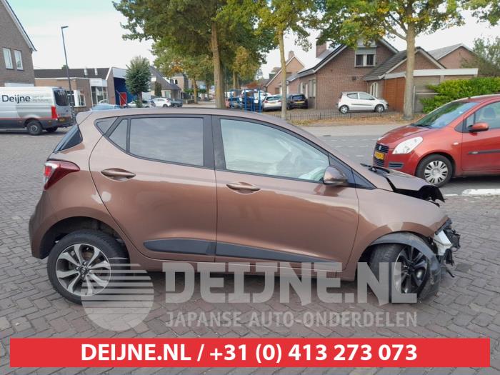 Usados Ventanilla triangular derecha detrás Hyundai i10 (B5) 1.2 16V Precio € 35,00 Norma de margen ofrecido por V.Deijne Jap.Auto-onderdelen BV