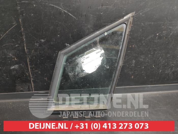 Usados Ventanilla triangular izquierda delante Toyota Corolla Verso (R10/11) 1.6 16V VVT-i Precio € 35,00 Norma de margen ofrecido por V.Deijne Jap.Auto-onderdelen BV