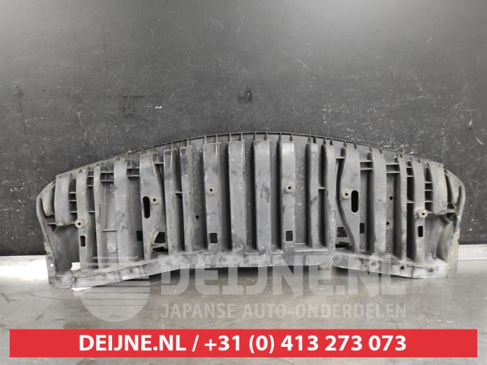 Usados Parachoque placa base Nissan Note (E12) 1.2 68 Precio € 50,00 Norma de margen ofrecido por V.Deijne Jap.Auto-onderdelen BV