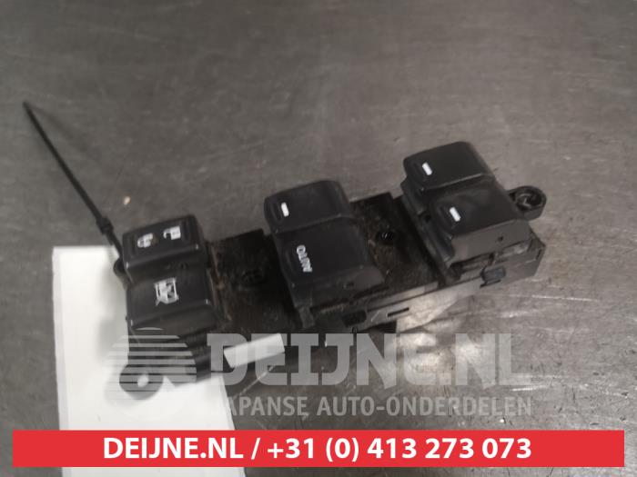 Usados Interruptor combinado de ventanillas Suzuki Vitara (LY/MY) 1.4 Booster Jet Turbo 16V SHVS AllGrip Precio € 75,00 Norma de margen ofrecido por V.Deijne Jap.Auto-onderdelen BV