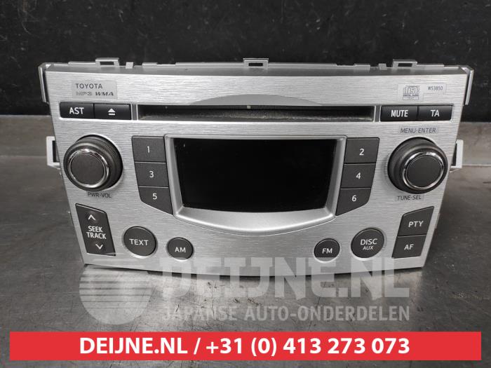 Używane Radio Toyota Verso 1.8 16V VVT-i Cena € 100,00 Procedura marży oferowane przez V.Deijne Jap.Auto-onderdelen BV
