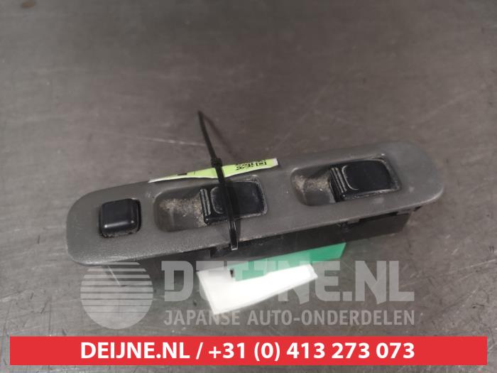 Usados Interruptor combinado de ventanillas Suzuki Ignis (FH) 1.3 16V 4x4 Precio € 25,00 Norma de margen ofrecido por V.Deijne Jap.Auto-onderdelen BV