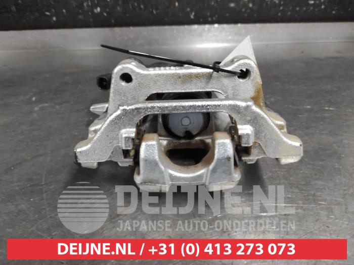 Gebrauchte Bremszange links hinten Toyota Yaris Cross (PB1/PJ1) 1.5 12V Hybrid 115 Preis € 150,00 Margenregelung angeboten von V.Deijne Jap.Auto-onderdelen BV
