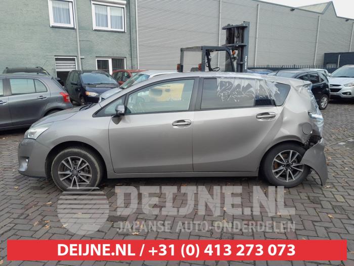 Usados Ventanilla triangular izquierda detrás Toyota Verso 1.6 16V VVT-i Precio € 35,00 Norma de margen ofrecido por V.Deijne Jap.Auto-onderdelen BV