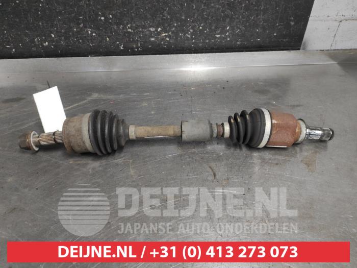Gebrauchte Antriebswelle links vorne Mitsubishi Colt (Z2/Z3) 1.3 16V Preis € 50,00 Margenregelung angeboten von V.Deijne Jap.Auto-onderdelen BV