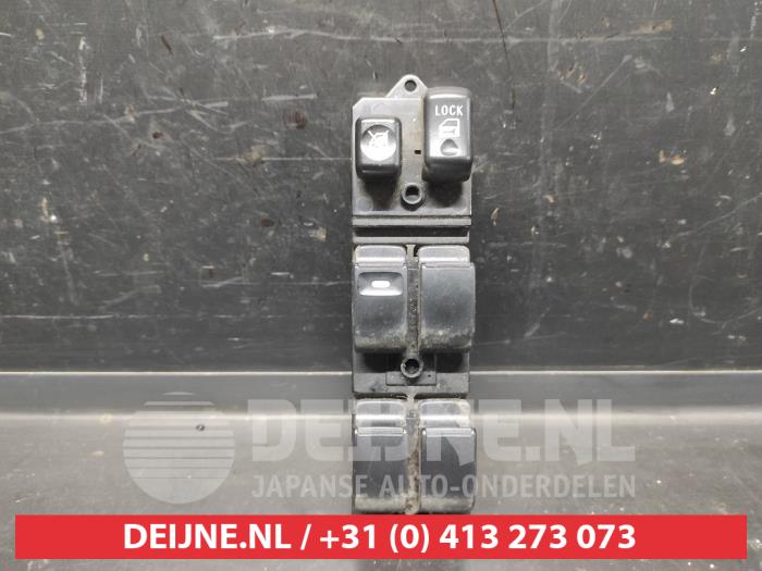Usados Interruptor combinado de ventanillas Mitsubishi ASX 1.6 MIVEC 16V Precio € 50,00 Norma de margen ofrecido por V.Deijne Jap.Auto-onderdelen BV