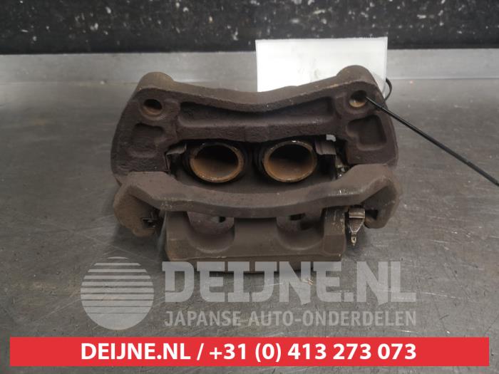Begagnade Främre bromsok, höger Nissan Qashqai (J10) 2.0 16V 4x4 Pris på förfrågan erbjuds av V.Deijne Jap.Auto-onderdelen BV