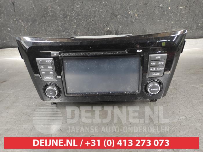 Używane Radio Nissan Qashqai (J11) 1.2 DIG-T 16V Cena na żądanie oferowane przez V.Deijne Jap.Auto-onderdelen BV