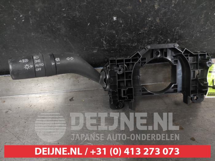 Używane Przelacznik swiatel Mazda MX-30 e-SkyActiv R-EV 170 Cena € 40,00 Procedura marży oferowane przez V.Deijne Jap.Auto-onderdelen BV