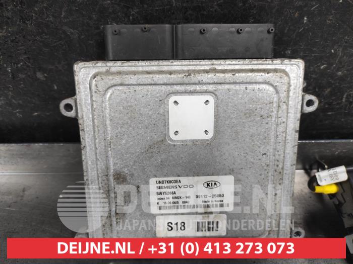 Used Engine management computer Kia Carens III (FG) 2.0i CVVT 16V Price € 75,00 Margin scheme offered by V.Deijne Jap.Auto-onderdelen BV