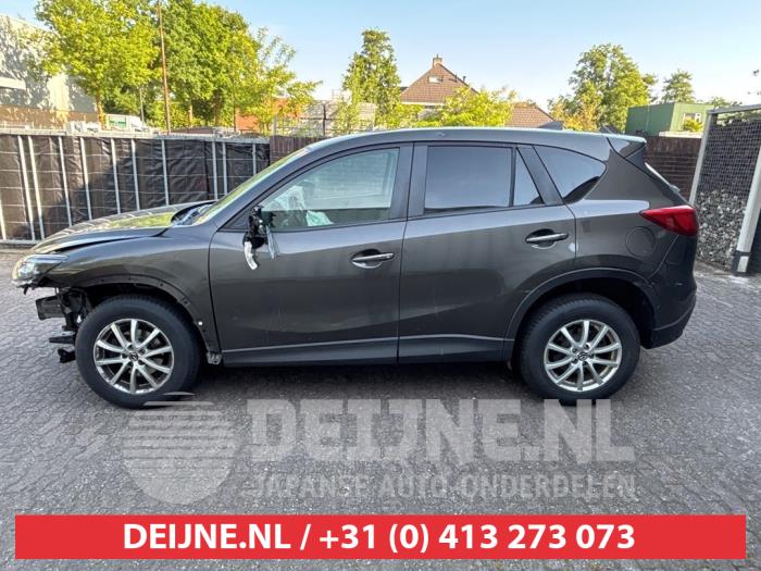 Usados Ventanilla triangular izquierda detrás Mazda CX-5 I (KE,GH) 2.0 SkyActiv-G 16V 2WD Precio € 35,00 Norma de margen ofrecido por V.Deijne Jap.Auto-onderdelen BV
