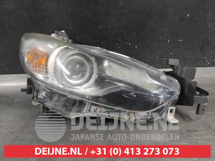 Używane Reflektor prawy Mazda 6 SportBreak (GJ/GH/GL) 2.2 SkyActiv-D 175 16V Cena € 350,00 Procedura marży oferowane przez V.Deijne Jap.Auto-onderdelen BV