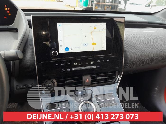 Używane Radio Toyota bZ4X 71 kWh Cena na żądanie oferowane przez V.Deijne Jap.Auto-onderdelen BV