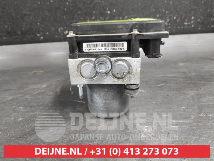 Usagé Bloc ABS Nissan Qashqai (J10) 2.0 dCi 4x4 Prix € 100,00 Règlement à la marge proposé par V.Deijne Jap.Auto-onderdelen BV