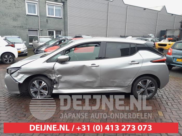 Usados Ventanilla triangular izquierda detrás Nissan Leaf (ZE1) e+ 59/62kWh Precio € 50,00 Norma de margen ofrecido por V.Deijne Jap.Auto-onderdelen BV