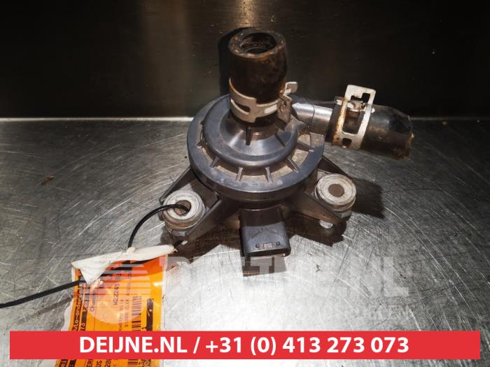 Usagé Pompe à eau Lexus CT 200h 1.8 16V Prix € 100,00 Règlement à la marge proposé par V.Deijne Jap.Auto-onderdelen BV