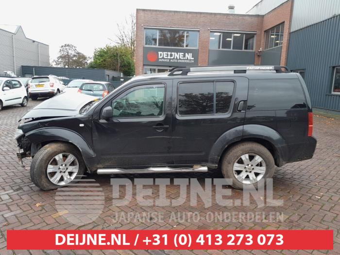 Usados Ventanilla triangular izquierda detrás Nissan Pathfinder (R51) 2.5 dCi 16V 4x4 Precio de solicitud ofrecido por V.Deijne Jap.Auto-onderdelen BV