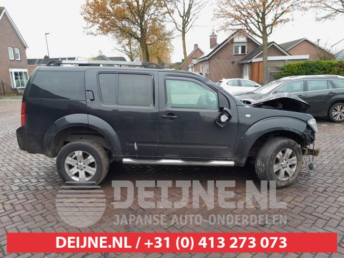 Usados Ventanilla triangular derecha detrás Nissan Pathfinder (R51) 2.5 dCi 16V 4x4 Precio de solicitud ofrecido por V.Deijne Jap.Auto-onderdelen BV