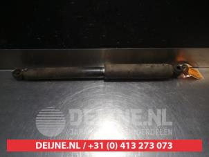 Used Rear shock absorber, right Nissan Terrano II (R20/TR50) 2.7 TDi Price on request offered by V.Deijne Jap.Auto-onderdelen BV