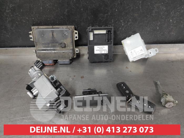 Used Engine management computer Suzuki Grand Vitara II (JT) 2.0 16V Price on request offered by V.Deijne Jap.Auto-onderdelen BV
