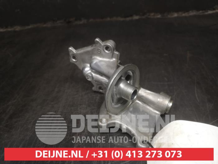 Gebrauchte Ölfiltergehäuse Mazda CX-30 (DM) 2.0 e-SkyActiv X 186 M Hybrid 16V Preis auf Anfrage angeboten von V.Deijne Jap.Auto-onderdelen BV