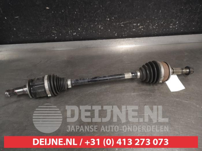 Gebrauchte Antriebswelle links vorne Toyota Yaris IV (P21/PA1/PH1) 1.5 12V Hybrid 115 Preis € 150,00 Margenregelung angeboten von V.Deijne Jap.Auto-onderdelen BV