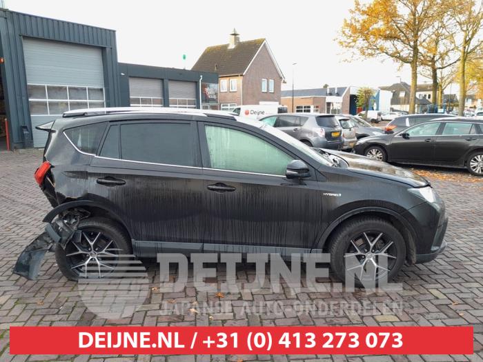 Usados Ventanilla triangular derecha detrás Toyota RAV4 (A4) 2.5 Hybrid 16V VVT-i 4x4 Precio de solicitud ofrecido por V.Deijne Jap.Auto-onderdelen BV