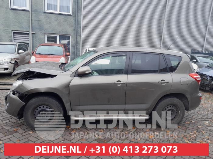 Usados Ventanilla triangular izquierda detrás Toyota RAV4 (A3) 2.0 16V Valvematic 4x4 Precio de solicitud ofrecido por V.Deijne Jap.Auto-onderdelen BV