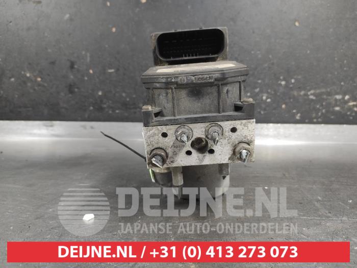 Usagé Bloc ABS Toyota Avensis Wagon (T25/B1E) 1.8 16V VVT-i Prix sur demande proposé par V.Deijne Jap.Auto-onderdelen BV