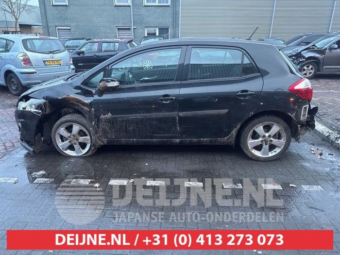 Usados Ventanilla triangular izquierda detrás Toyota Auris (E15) 1.8 16V HSD Full Hybrid Precio de solicitud ofrecido por V.Deijne Jap.Auto-onderdelen BV